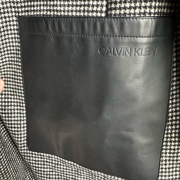 Calvin Klein
Faux-Leather-Pocket Houndstooth Maxi Coat - Picture 11 of 15